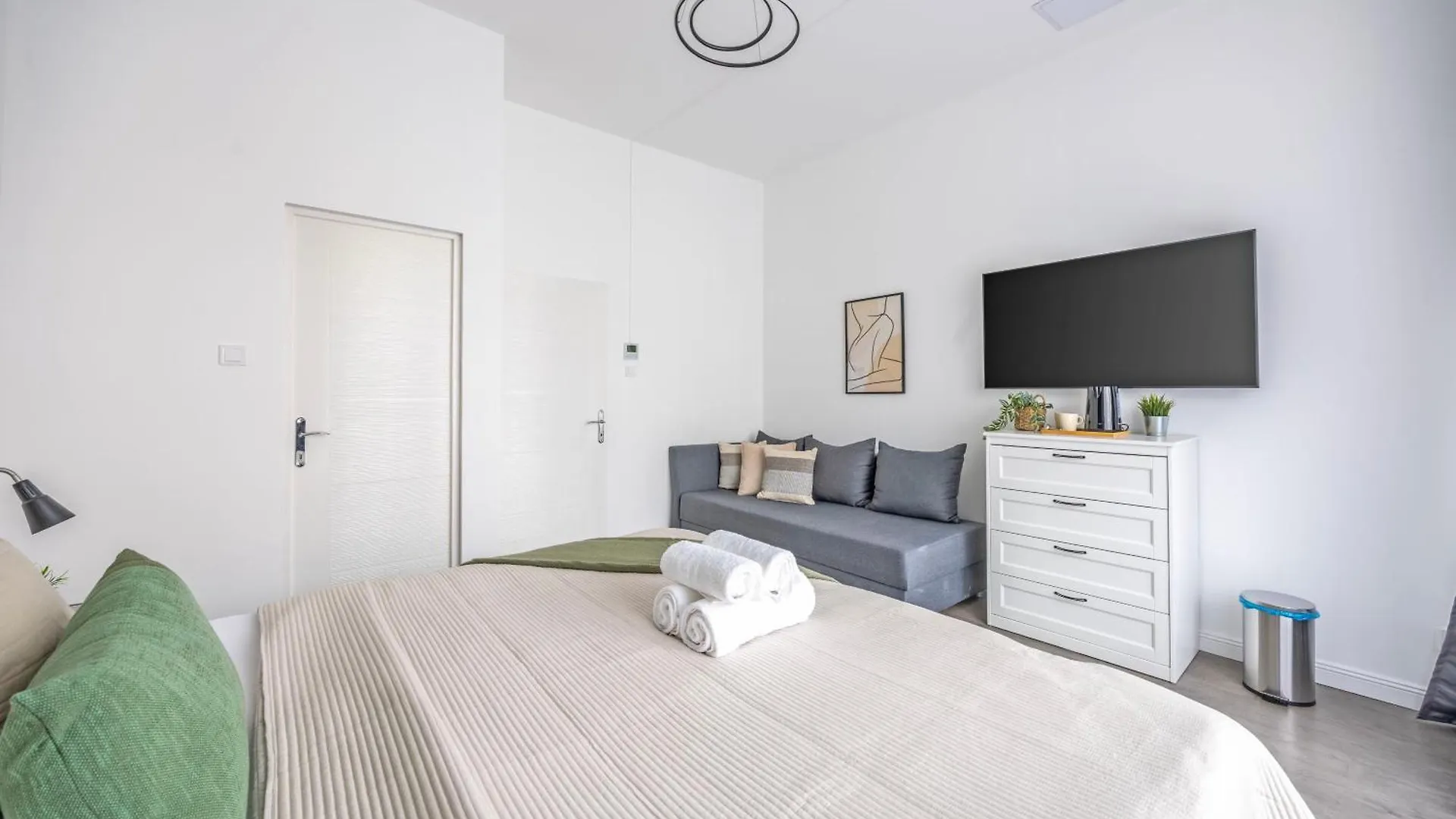 Deluxe Danube City Center Suites Next To The Fashion St' Budapesta 0*,  Ungaria