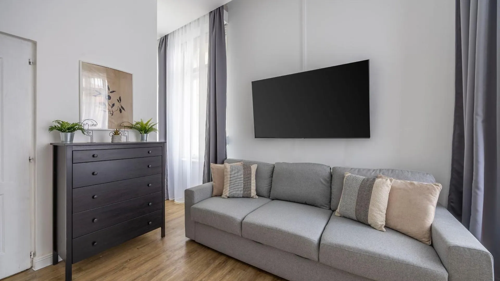 Deluxe Danube City Center Suites Next To The Fashion St' Budapest Hungary